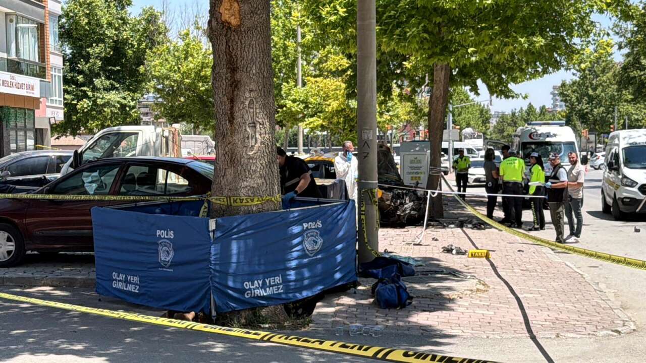 Konya'da Dilek ve kızı Ecrin Öz’ün can verdiği kaza anının görüntüleri ortaya çıktı 24